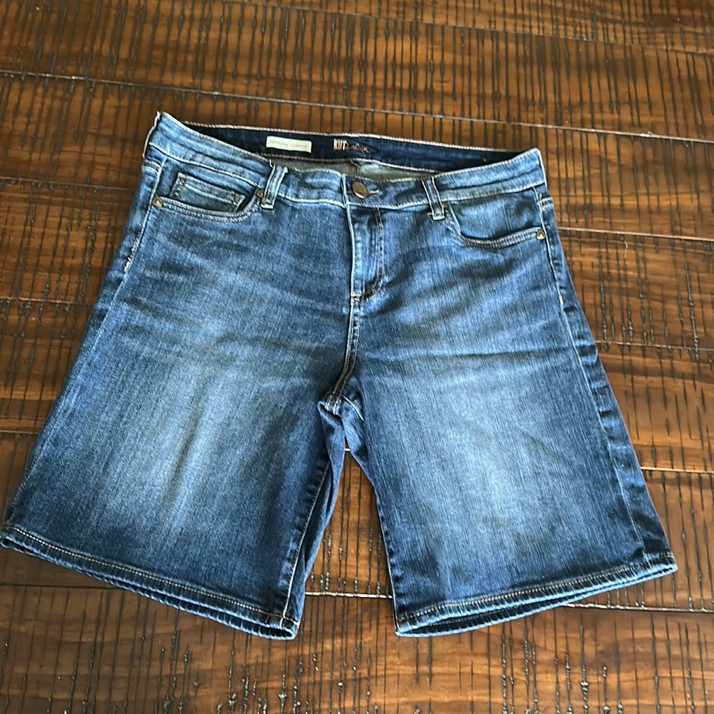 Kut from the Kloth Catherine boyfriend denim Jean shorts 12